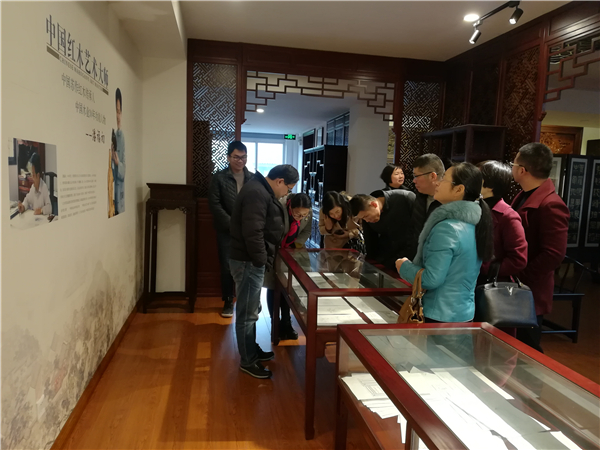 梧桐街道黨外知識分子參觀中國蘇作紅木文化博覽園