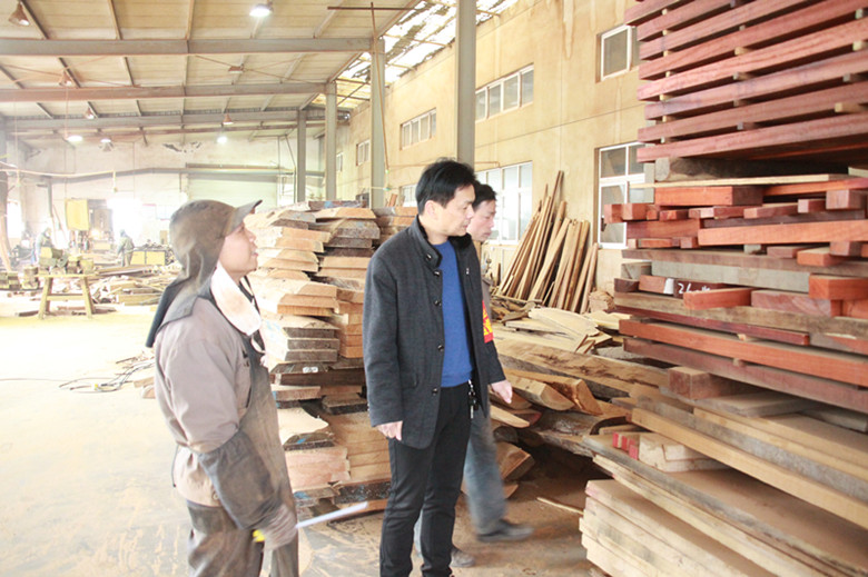 公司組織開展安全衛(wèi)生大檢查