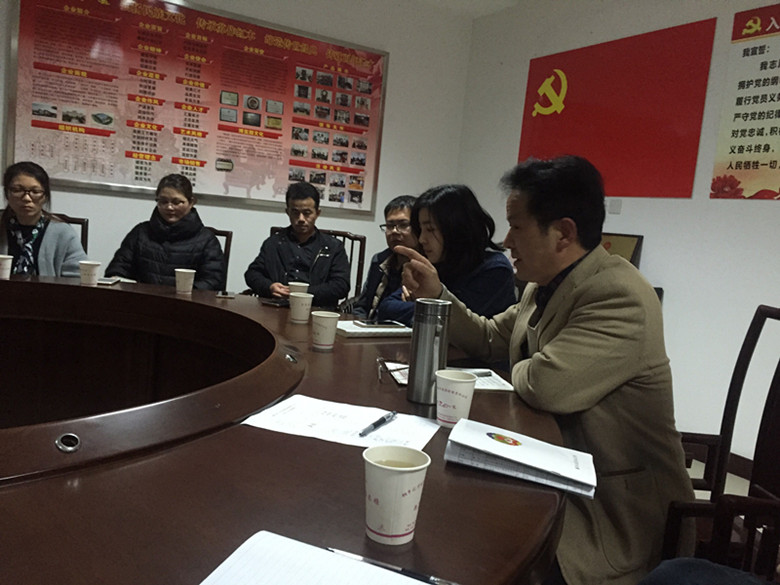 全力以赴創(chuàng)佳績   同心建設(shè)新匯才 ——匯才紅木全體管理人員會議