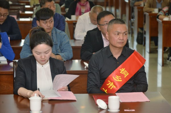 潘順明獲桐鄉(xiāng)市“十佳工匠”榮譽稱號