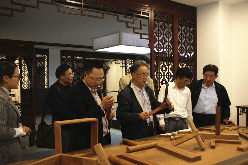 浙江省公共關(guān)系協(xié)會走進(jìn)匯才紅木